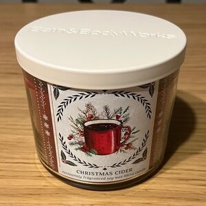 Bath & Body Works Red Mug Christmas Candle